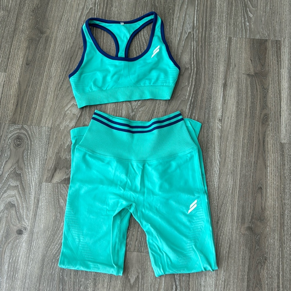Doyoueven workout outfit